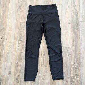 Under Armour black leggings with pockets